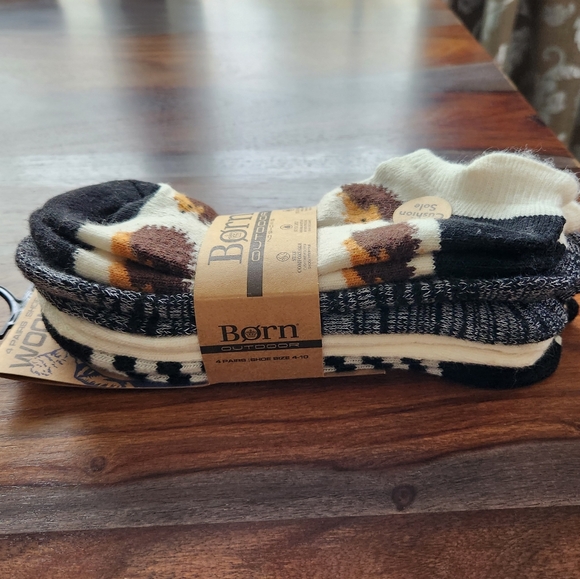 Cute Hedgehog No Show Socks Born Size 4-10 Wool Blend 4 Pair NWT - Picture 2 of 7